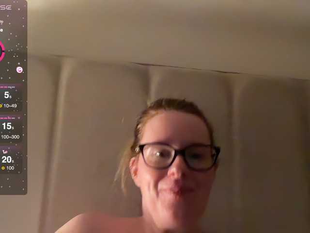 COME SPOIL ME !!! EX-TEACHER who loves to TWERK HEHEHE #REDHEAD #uk #milf #bigass #bigtits #blowjob #uk #blonge #ginger