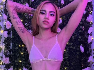 Эротический видеочат RemiDarklace