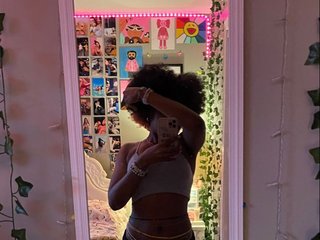 Эротический видеочат Renaughty