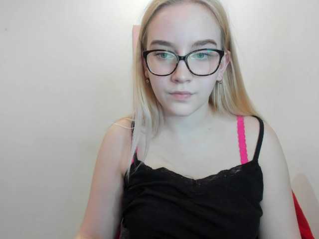 Фотографии rikkisix69 Hi guys :) My name is Rikki, my biggest strengths are my #bigtits, and #ass. Im still #teen, and #new here, and very #shy too. ;)