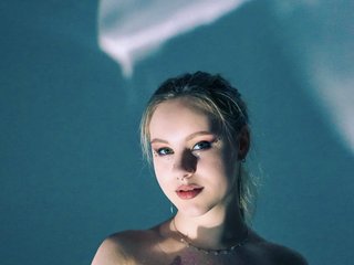 Эротический видеочат Rinaaaa-cherry