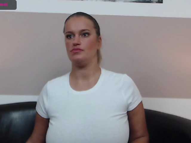 Скриншоты трансляции Roselyn25