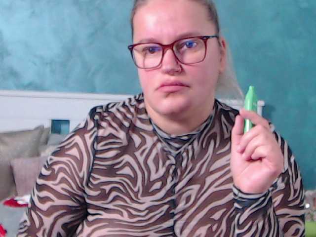 Скриншоты трансляции Roselyn25