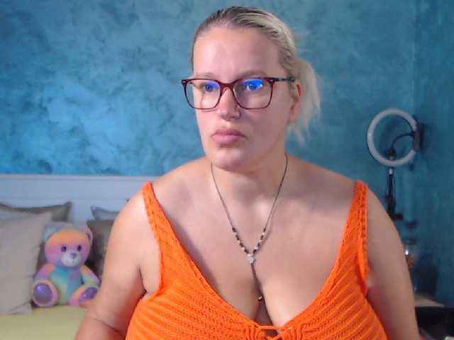 Скриншоты трансляции Roselyn25