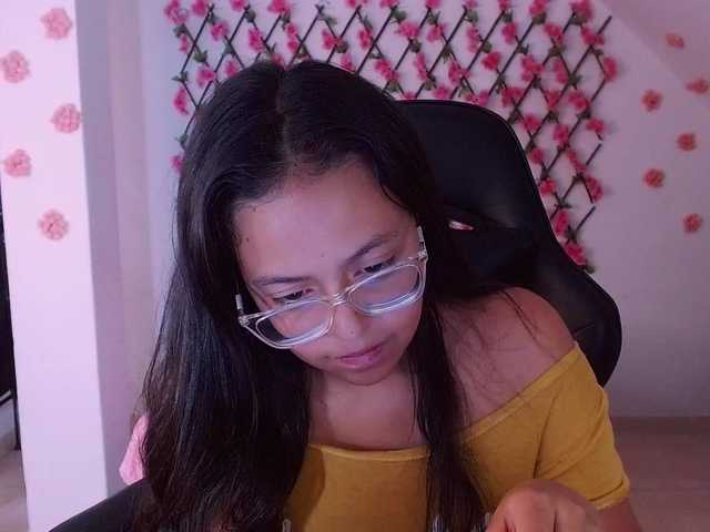 Скриншоты трансляции Roseviolet