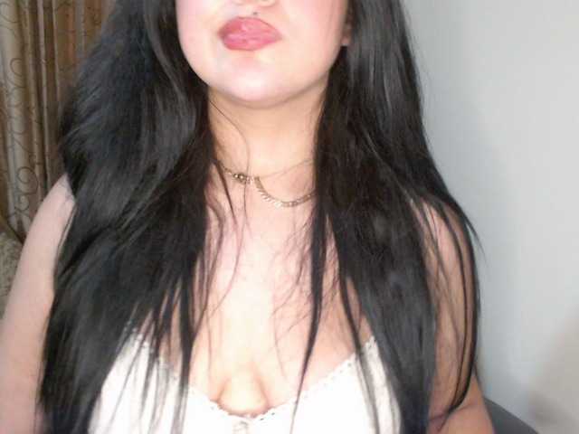 Скриншоты трансляции RosieBrunett