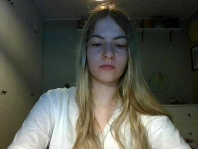 Скриншоты трансляции RosieJune