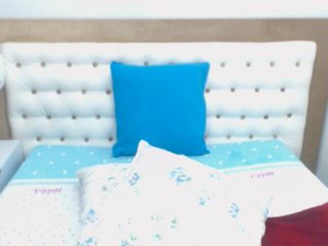 Скриншоты трансляции RosieLuxe