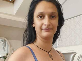 Эротический видеочат RossieWhatt