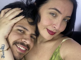 Эротический видеочат RouseyRonald