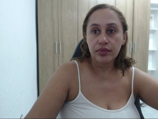 Эротический видеочат RoxanaMilf