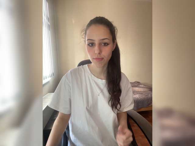 Скриншоты трансляции Roxy-sweettt