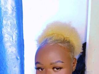 Эротический видеочат Roxylola23