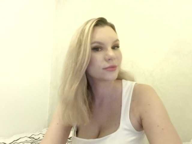 Скриншоты трансляции SadieCute