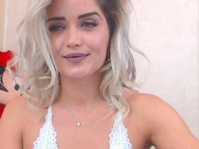 Скриншоты трансляции Sandy-Bella