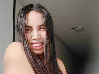 Эротический видеочат SapphiraBron