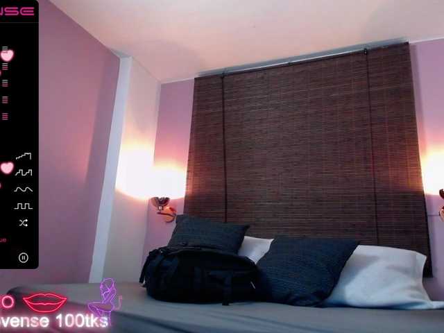 Скриншоты трансляции Sara-Jones-S