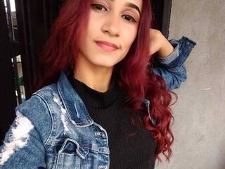 Эротический видеочат Saraa-Miller