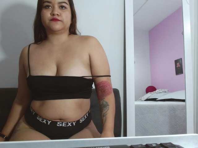 Фотографии SaraFranco I am new here! Welcome guys♥ #curvy #new #brunette