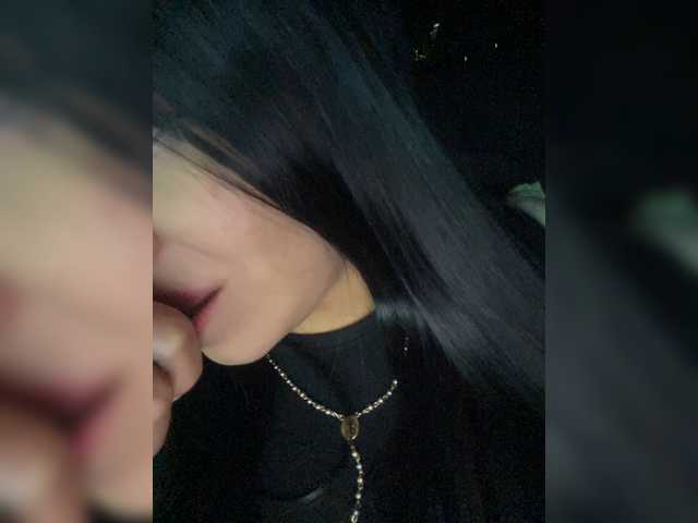 Скриншоты трансляции SarahColliins