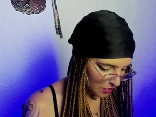 Эротический видеочат SarahDark