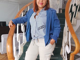 Эротический видеочат SarahMcMiller