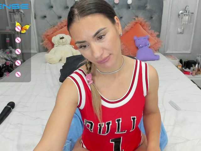 Скриншоты трансляции SaraJennyfer
