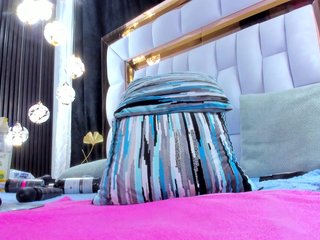 Эротический видеочат SarayRoyse