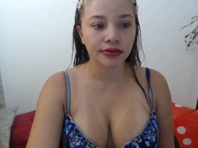 Скриншоты трансляции Sassy-Pink