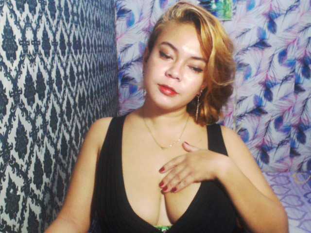 Скриншоты трансляции SassyClit