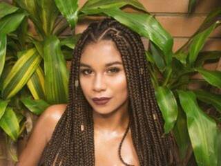 Эротический видеочат SavanaBrownn