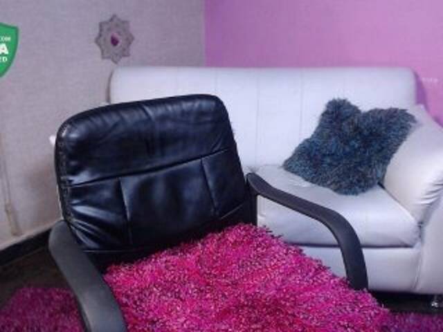 Скриншоты трансляции ScarletJoness