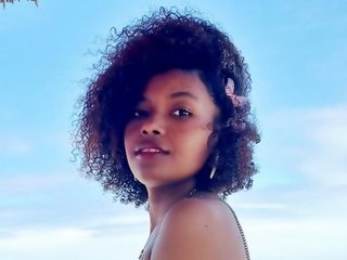 Эротический видеочат SelenaJoya