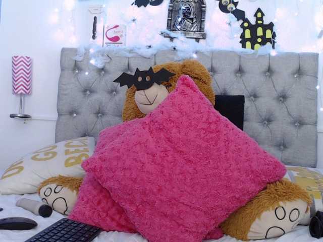 Скриншоты трансляции TiffannyKutle