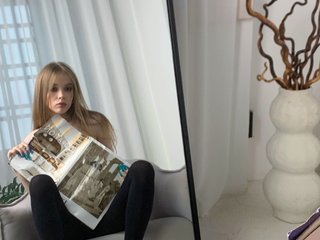 Эротический видеочат SelenHellsWeet