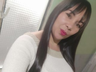 Эротический видеочат SelennaRouss