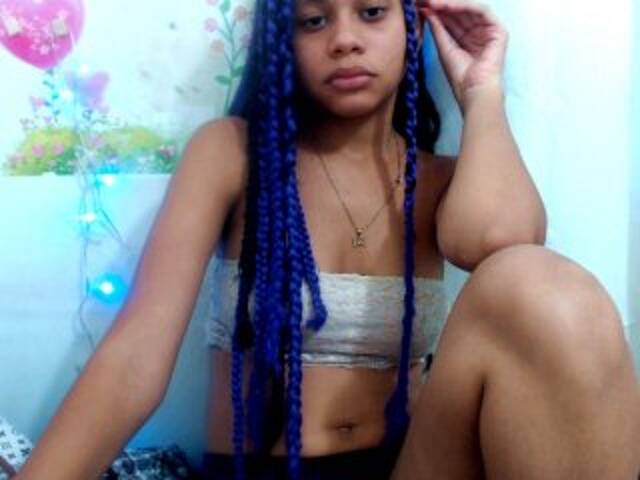 Скриншоты трансляции serenaafoxx