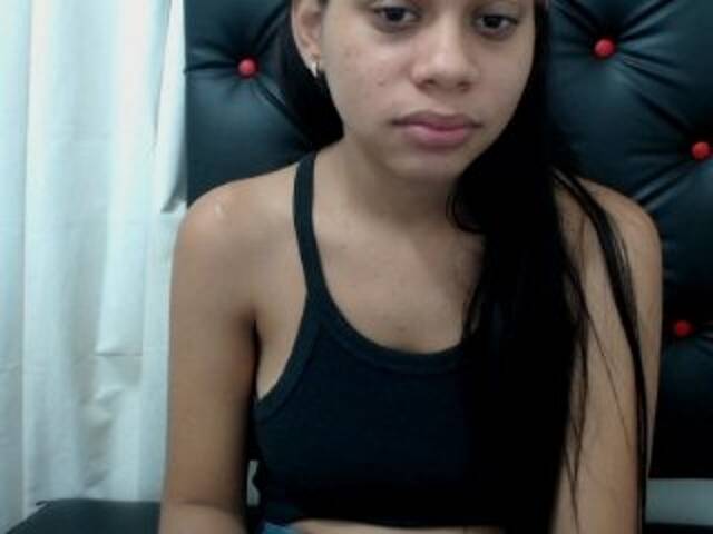 Скриншоты трансляции serenaafoxx