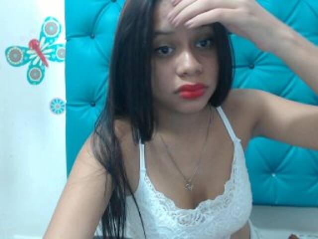 Скриншоты трансляции serenaafoxx