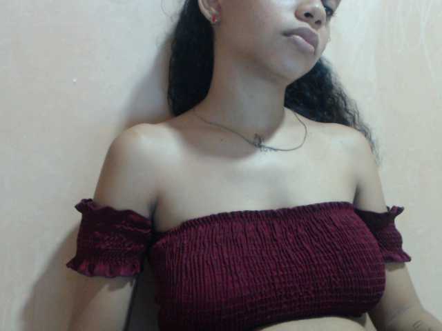 Скриншоты трансляции serenaafoxx