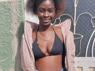 Эротический видеочат SereneWinslet