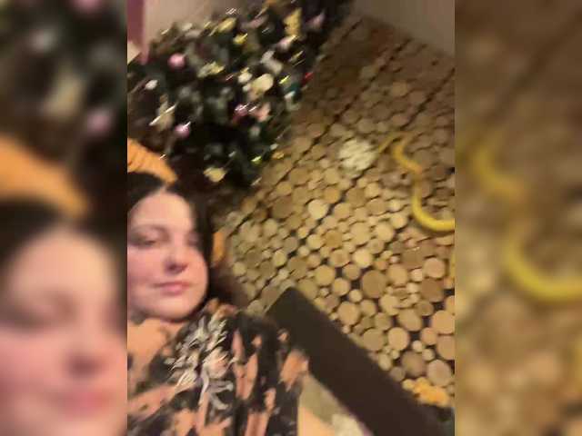 Подарки меня возбуждают киска мокреть начинает