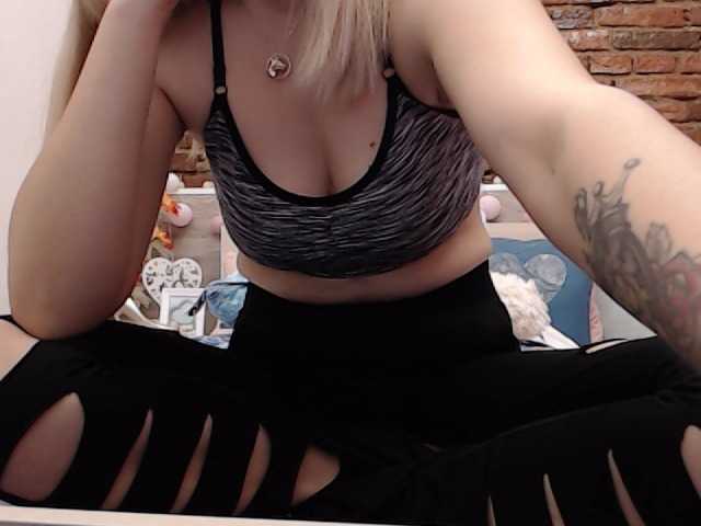 Фотографии Amanda_Marry SNAPCHAT 100 TOK !!!! 2 x lush and 1 x domi lets have fun and see me cuming :wink