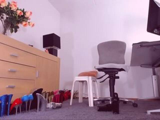 Скриншоты трансляции SexyLegs