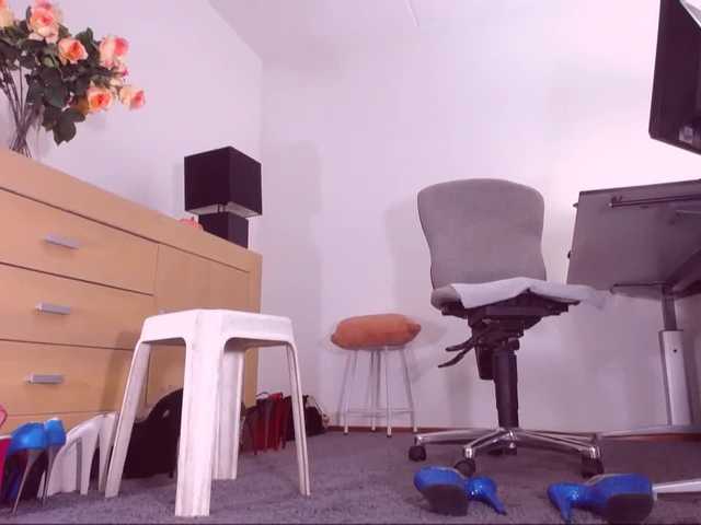 Скриншоты трансляции SexyLegs