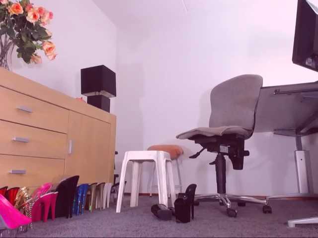 Скриншоты трансляции SexyLegs