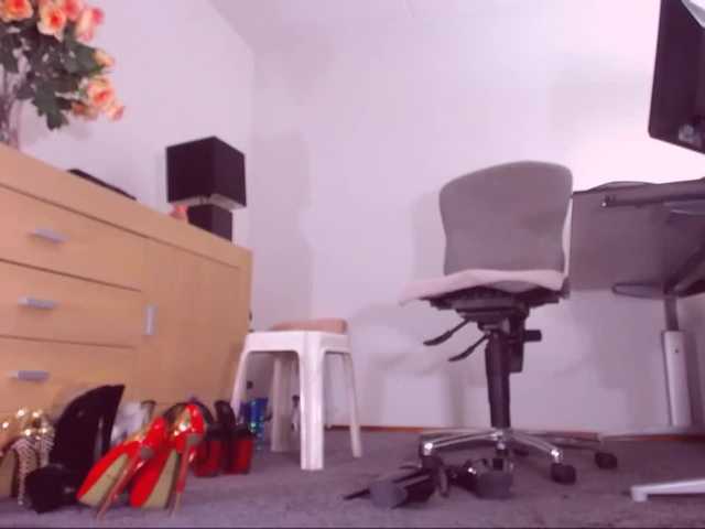 Скриншоты трансляции SexyLegs