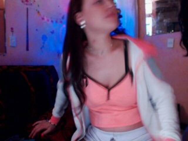 Скриншоты трансляции SexyTwinsss