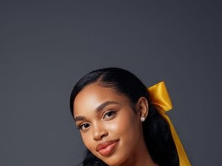 Эротический видеочат ShantalJames