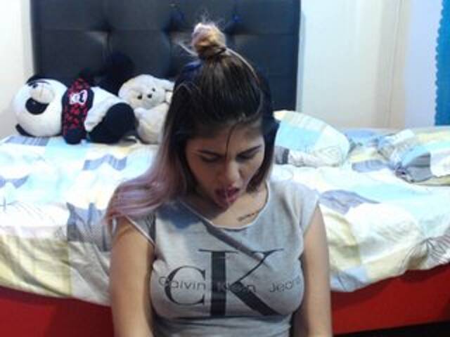 Скриншоты трансляции shantallgomez